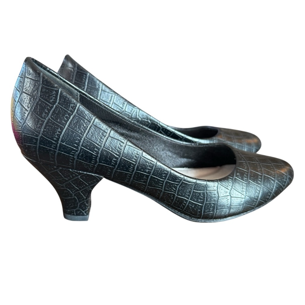 Easy Street Fabulous Black Croco Pump Size 5